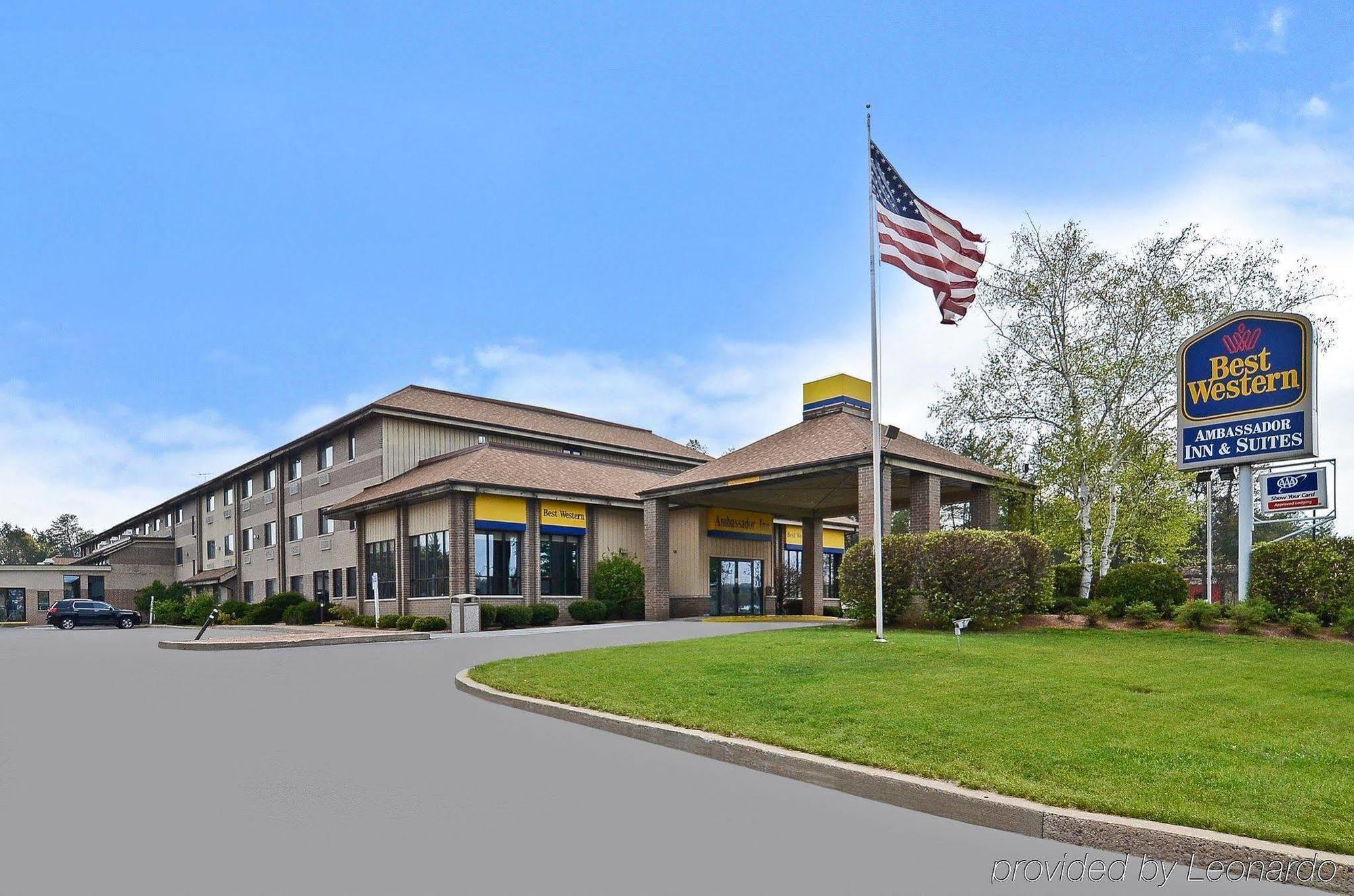 Best Western Ambassador Inn & Suites Wisconsin Dells Exterior photo